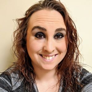 Meet your Posher, Alisha